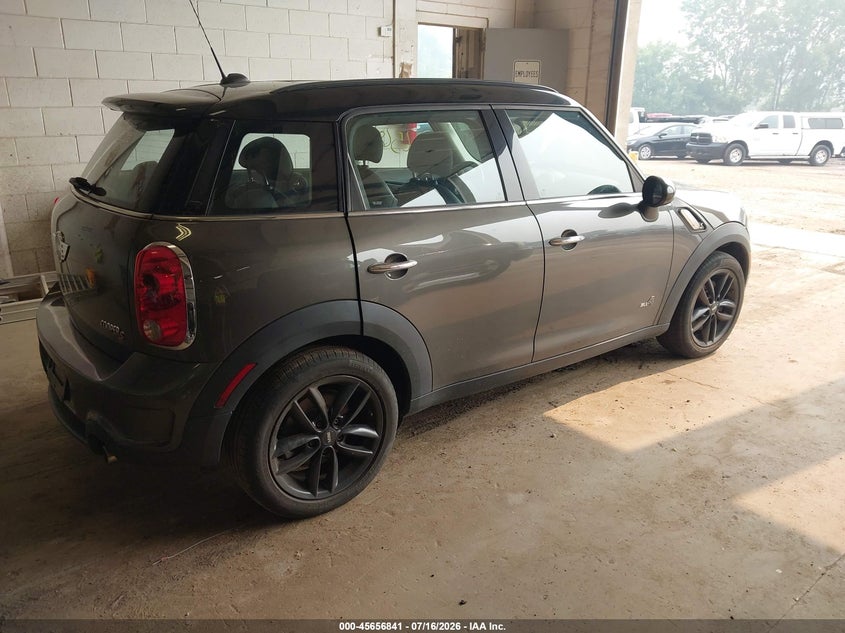 2011 Mini Cooper VIN WMWZC5C57BWH99164 IAAI salvage auction — NORMAL WEAR, Clear (Minnesota), sold $250 on 2026-07-29 (photo 4)