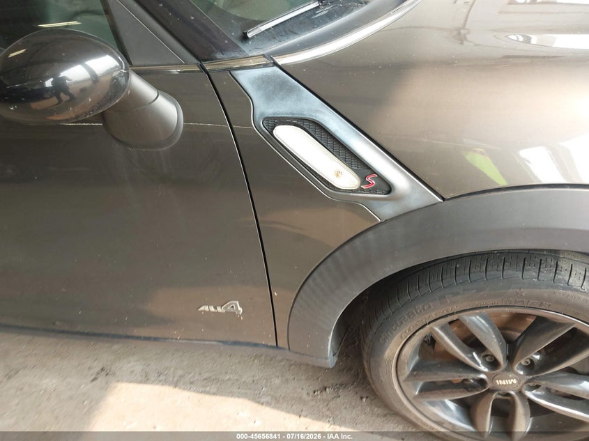 2011 Mini Cooper VIN WMWZC5C57BWH99164 IAAI salvage auction — NORMAL WEAR, Clear (Minnesota), sold $250 on 2026-07-29 (photo 6)