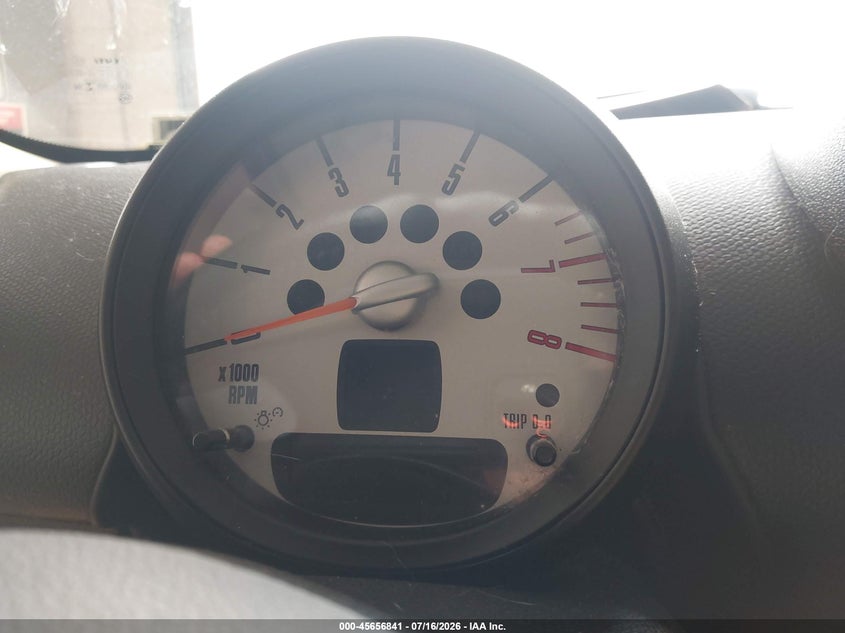 2011 Mini Cooper VIN WMWZC5C57BWH99164 IAAI salvage auction — NORMAL WEAR, Clear (Minnesota), sold $250 on 2026-07-29 (photo 7)