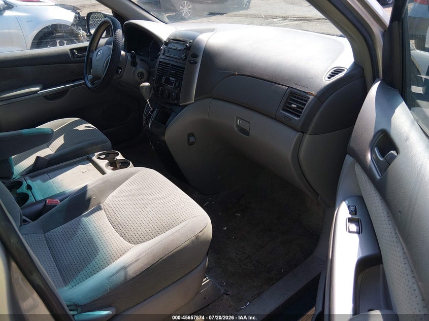 2006 Toyota Sienna VIN 5TDZA23CX6S449925 IAAI salvage auction — NORMAL WEAR, Clear (Illinois), sold $500 on 2026-07-29 (photo 5)