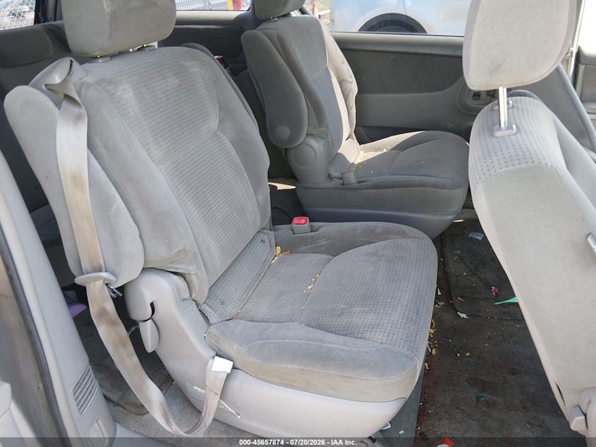 2006 Toyota Sienna VIN 5TDZA23CX6S449925 IAAI salvage auction — NORMAL WEAR, Clear (Illinois), sold $500 on 2026-07-29 (photo 8)