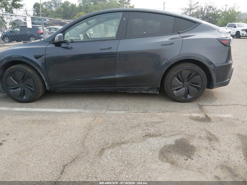 2026 Tesla Model y VIN 7SAYGDED0TF401476 IAAI salvage auction — SIDE, Salvage (Oregon), sold $18,000 on 2026-07-29 (photo 6)