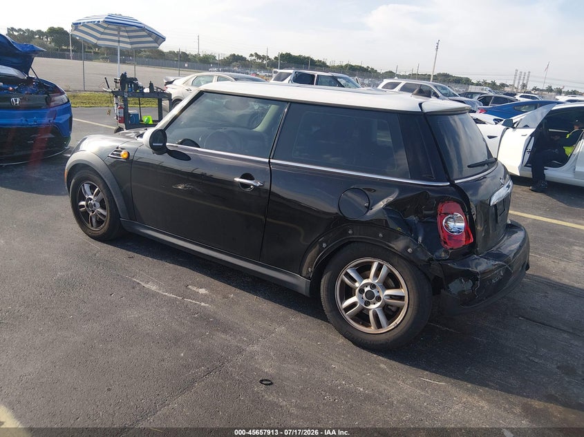 2013 Mini Hard top VIN WMWSU3C59DT544603 IAAI salvage auction — SIDE, Salvage Title, sold $400 on 2026-08-06 (photo 3)