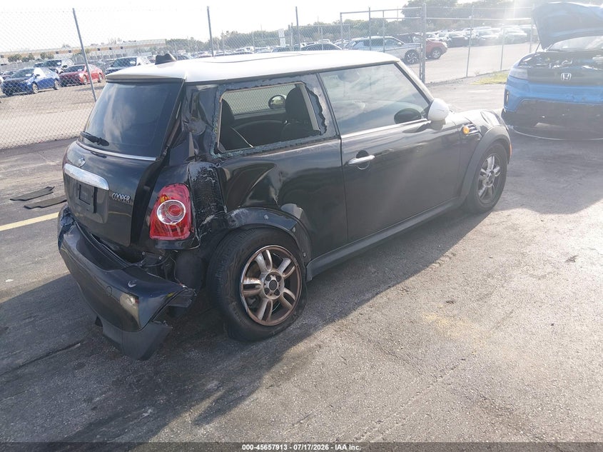 2013 Mini Hard top VIN WMWSU3C59DT544603 IAAI salvage auction — SIDE, Salvage Title, sold $400 on 2026-08-06 (photo 4)