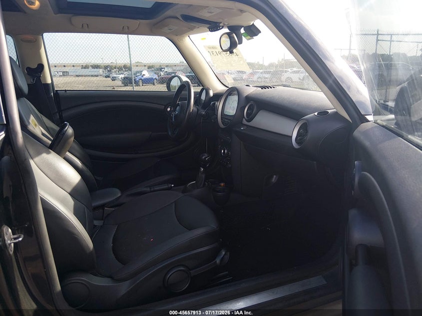 2013 Mini Hard top VIN WMWSU3C59DT544603 IAAI salvage auction — SIDE, Salvage Title, sold $400 on 2026-08-06 (photo 5)