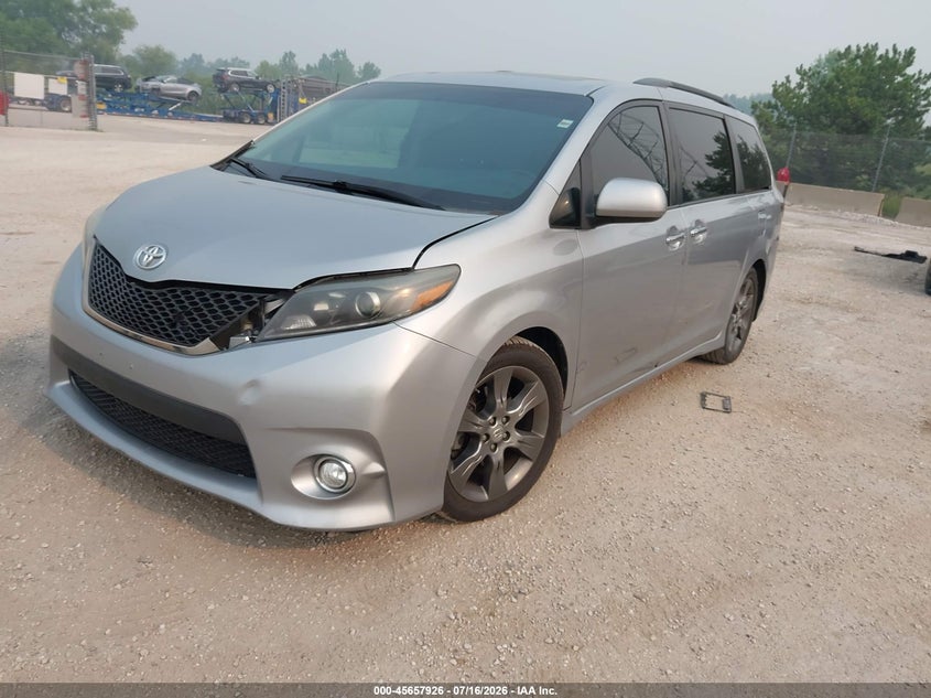 2015 Toyota Sienna VIN 5TDXK3DC8FS640395 IAAI salvage auction — FRONT END, Clear (Wisconsin), sold $25 on 2026-07-28 (photo 2)