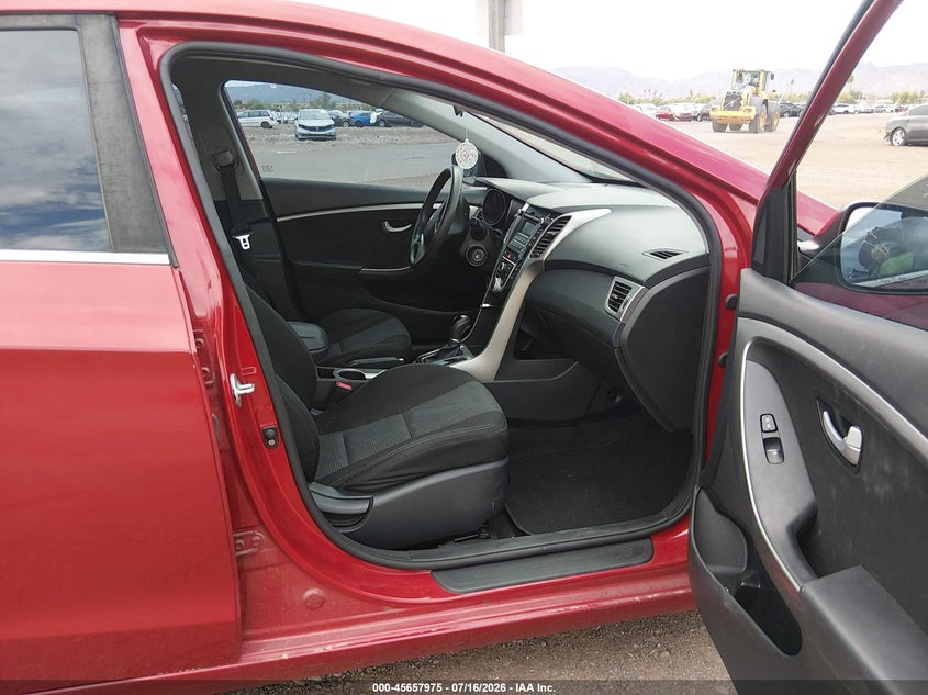 2017 Hyundai Elantra VIN KMHD35LH1HU365892 IAAI salvage auction — NORMAL WEAR, Salvage Title, sold $725 on 2026-07-28 (photo 5)