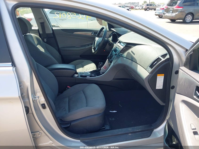 2014 Hyundai Sonata hybrid VIN KMHEC4A40EA114535 IAAI salvage auction — FRONT END, Prior Salvage (Minnesota), sold $175 on 2026-07-29 (photo 5)
