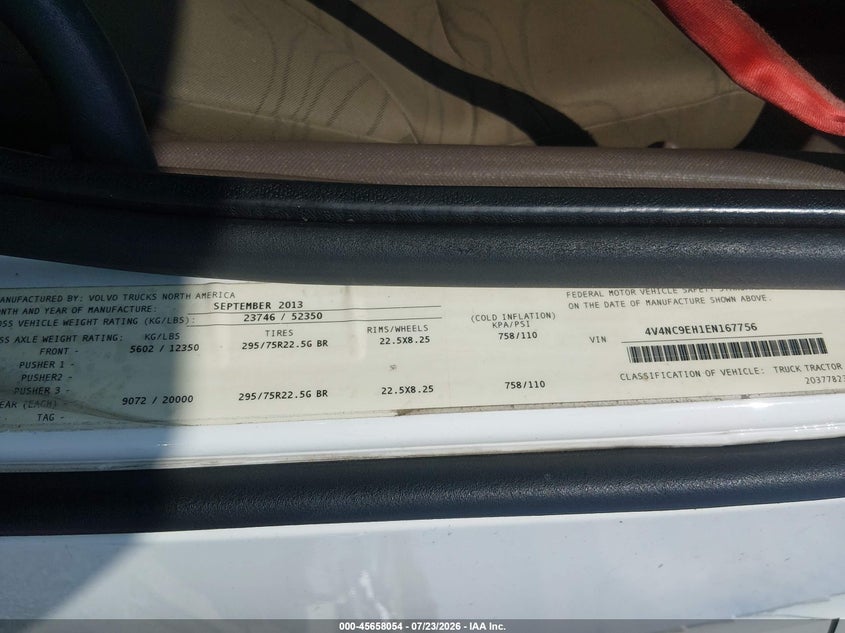 2014 Volvo VIN 4V4NC9EH1EN167756 IAAI salvage auction — RIGHT SIDE, Salvage (Missouri), sold $3,500 on 2026-09-03 (photo 8)