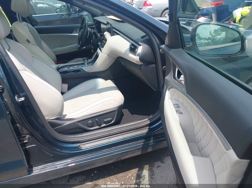 2022 Genesis G70 VIN KMTG54TE1NU082532 IAAI salvage auction — REAR END, Salvage (Ohio), sold $7,700 on 2026-08-01 (photo 5)