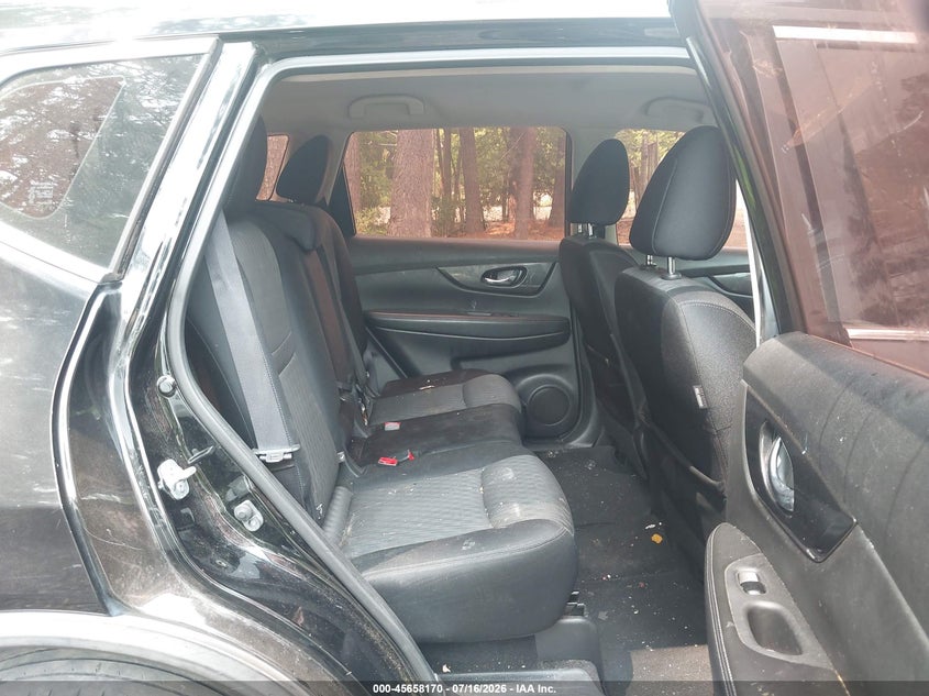 2017 Nissan Rogue VIN JN8AT2MT5HW386696 IAAI salvage auction — LEFT FRONT, Salvage Title, sold $25 on 2026-07-31 (photo 8)