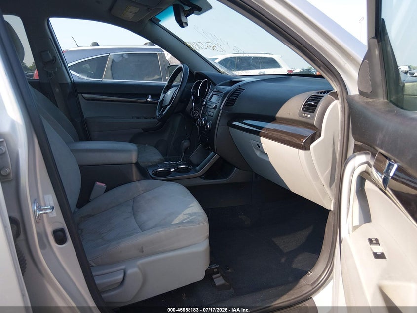 2012 Kia Sorento VIN 5XYKT3A60CG280344 IAAI salvage auction — NORMAL WEAR, Clear (North Carolina), sold $875 on 2026-08-01 (photo 5)