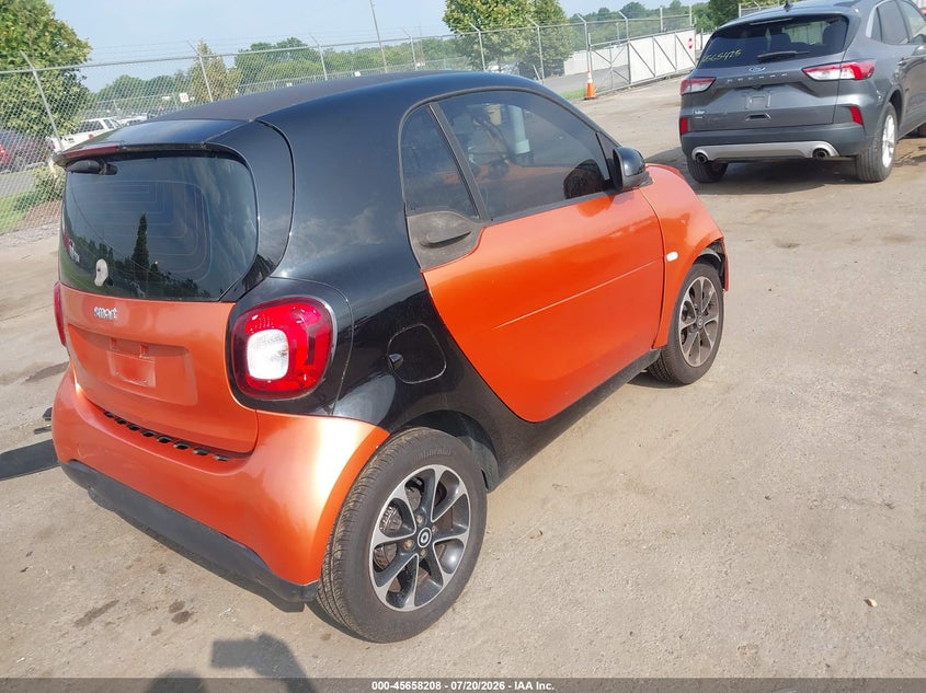 2016 Smart Fortwo VIN WMEFJ5DA1GK051837 IAAI salvage auction — FRONT END, Salvage Title, sold $1,200 on 2026-08-21 (photo 4)