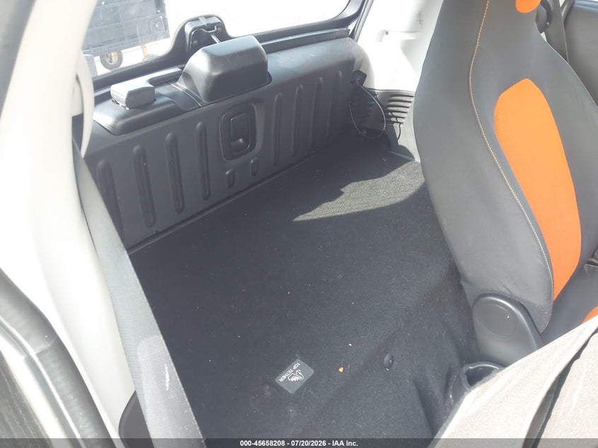 2016 Smart Fortwo VIN WMEFJ5DA1GK051837 IAAI salvage auction — FRONT END, Salvage Title, sold $1,200 on 2026-08-21 (photo 8)