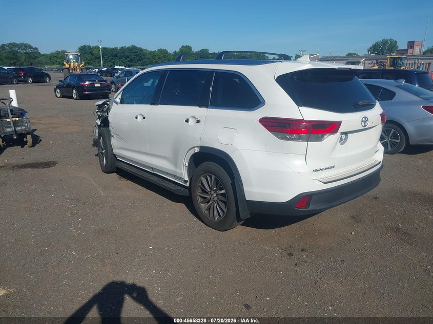 2019 Toyota Highlander VIN 5TDJZRFH2KS625267 IAAI salvage auction — SIDE, Salvage (Idaho), sold $9,500 on 2026-07-31 (photo 3)