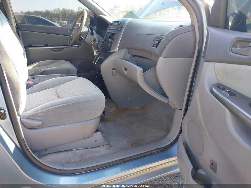 2007 Toyota Sienna VIN 5TDZK23C97S023027 IAAI salvage auction — NORMAL WEAR, Clear (Florida), sold $1,375 on 2026-07-28 (photo 5)