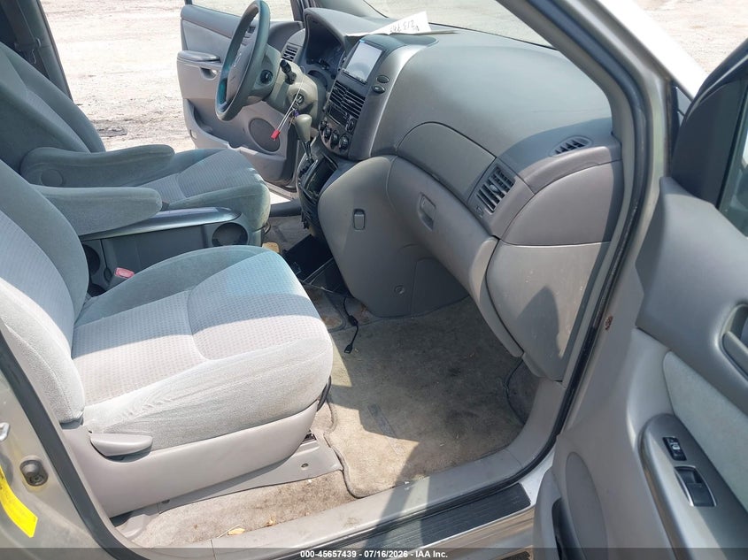 2007 Toyota Sienna VIN 5TDZK23C77S095862 IAAI salvage auction — NORMAL WEAR, Clear (Illinois), sold $25 on 2026-07-29 (photo 5)