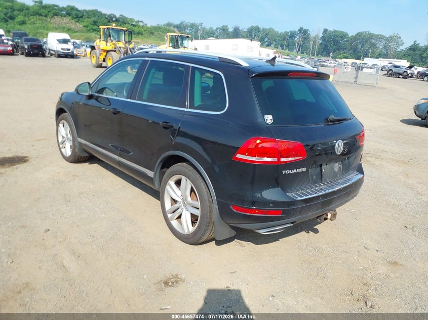 2012 Volkswagen Touareg VIN WVGFK9BPXCD000292 IAAI salvage auction — NORMAL WEAR, Clear (New Jersey), sold $125 on 2026-07-30 (photo 3)