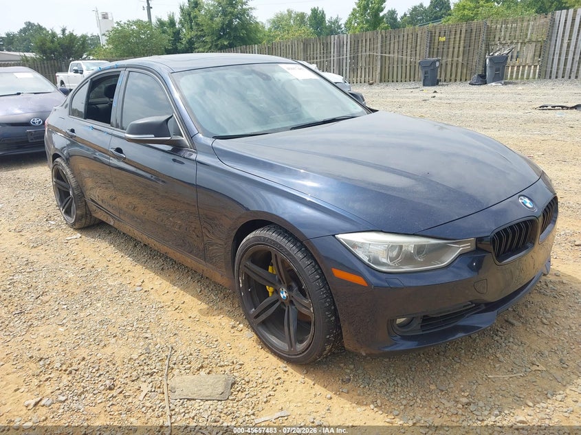 2013 BMW 3er VIN WBA3B9C51DF587540 IAAI salvage auction — NORMAL WEAR, Clear (Virginia), sold $625 on 2026-07-27 (photo 1)