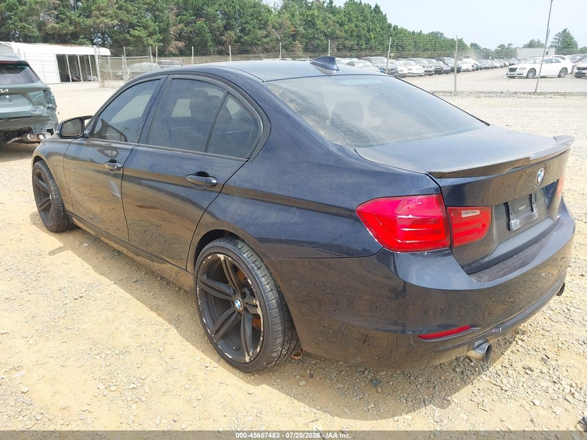 2013 BMW 3er VIN WBA3B9C51DF587540 IAAI salvage auction — NORMAL WEAR, Clear (Virginia), sold $625 on 2026-07-27 (photo 3)