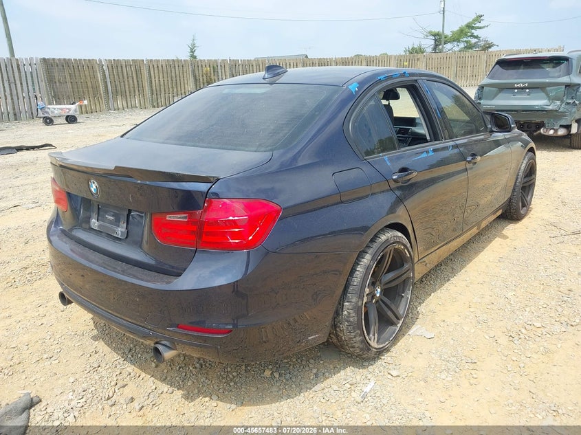 2013 BMW 3er VIN WBA3B9C51DF587540 IAAI salvage auction — NORMAL WEAR, Clear (Virginia), sold $625 on 2026-07-27 (photo 4)