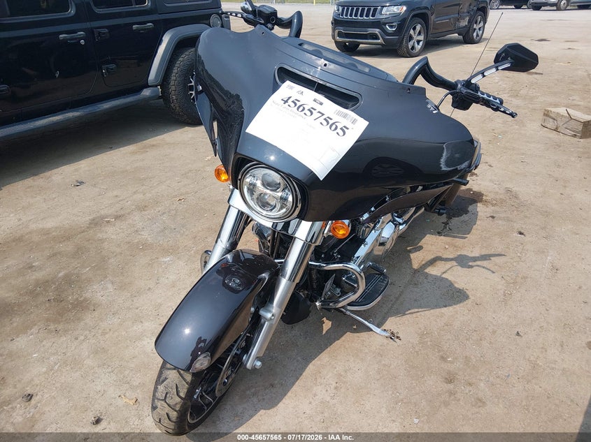 2021 Harley-davidson Street glide VIN 1HD1KRP16MB621463 IAAI salvage auction — RIGHT SIDE, Salvage (West Virginia), sold $10,900 on 2026-08-27 (photo 2)