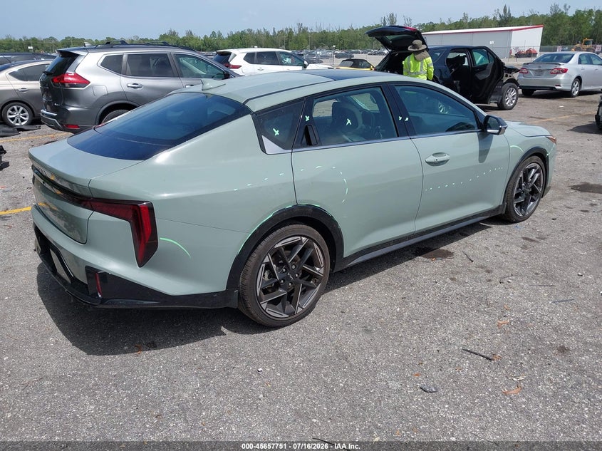 2025 Kia K4 VIN 3KPFW4DE1SE227049 IAAI salvage auction — SIDE, Wait Title, sold $9,500 on 2026-08-26 (photo 4)