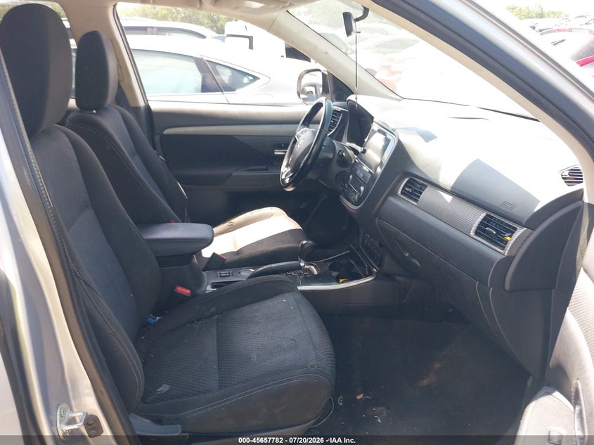 2017 Mitsubishi Outlander VIN JA4AD3A39HZ000261 IAAI salvage auction — RIGHT SIDE, Salvage Title, sold $1,350 on 2026-08-25 (photo 5)
