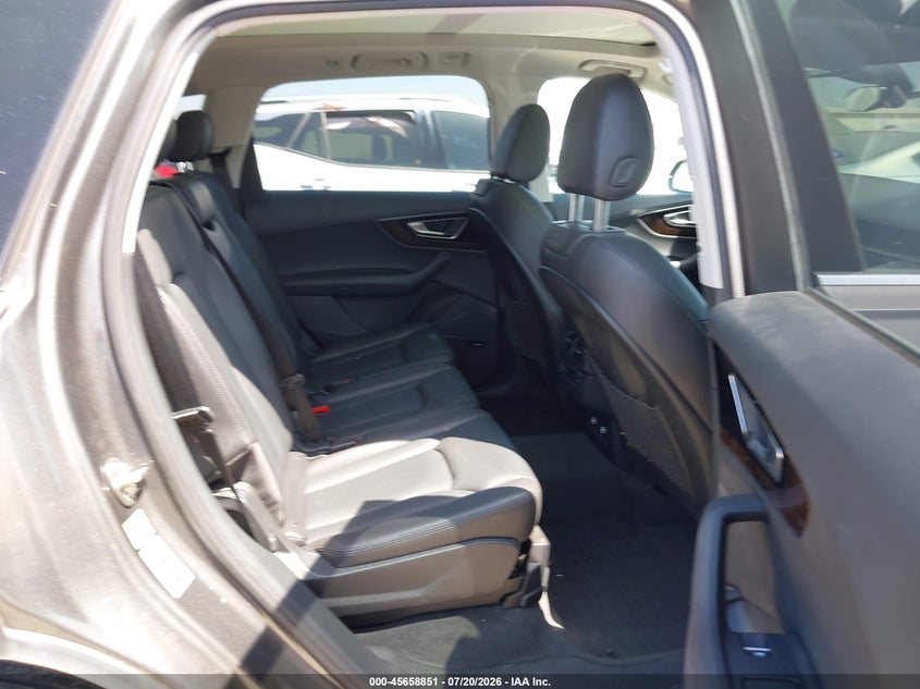 2018 Audi Q7 VIN WA1LAAF77JD034865 IAAI salvage auction — SIDE, Salvage Title, sold $7,400 on 2026-09-04 (photo 8)