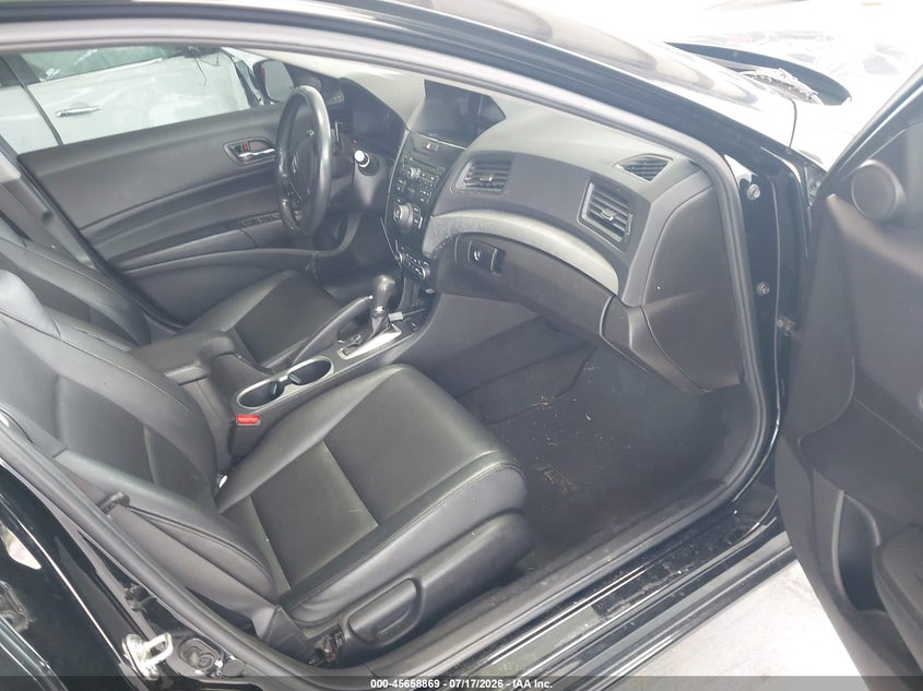 2018 Acura Ilx VIN 19UDE2F33JA003035 IAAI salvage auction — NORMAL WEAR, Salvage Title, sold $2,700 on 2026-07-22 (photo 5)
