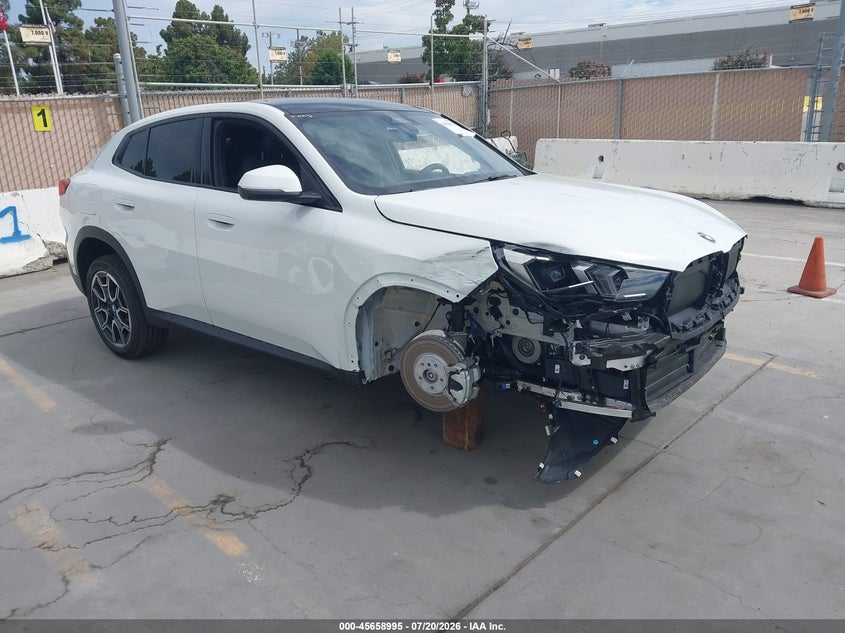 2026 BMW X2 VIN WBX63GM07T5683670 IAAI salvage auction — RIGHT FRONT, Clear (California), sold $17,100 on 2026-08-03 (photo 1)