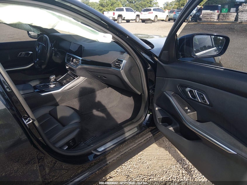 2019 BMW 3er VIN WBA5R1C54KAK09504 IAAI salvage auction — FRONT END, Wait Title, sold $7,500 on 2026-09-23 (photo 5)