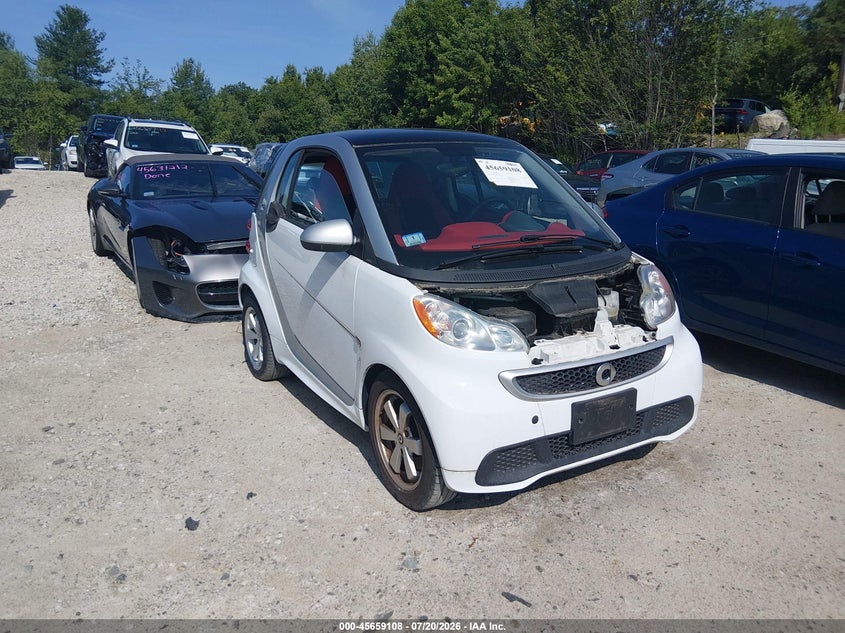 2013 Smart Fortwo VIN WMEEJ3BA7DK670294 IAAI salvage auction — NORMAL WEAR, Clear (Massachusetts), sold $900 on 2026-07-28 (photo 1)