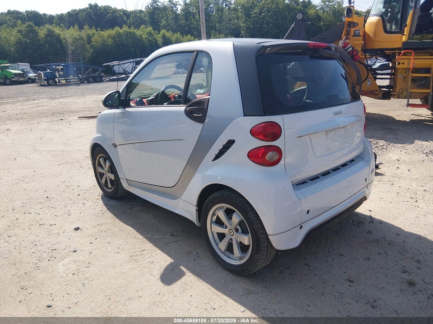 2013 Smart Fortwo VIN WMEEJ3BA7DK670294 IAAI salvage auction — NORMAL WEAR, Clear (Massachusetts), sold $900 on 2026-07-28 (photo 3)