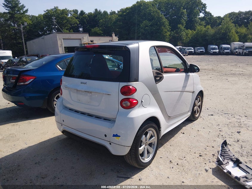 2013 Smart Fortwo VIN WMEEJ3BA7DK670294 IAAI salvage auction — NORMAL WEAR, Clear (Massachusetts), sold $900 on 2026-07-28 (photo 4)