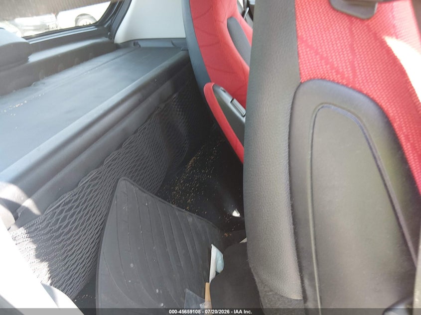 2013 Smart Fortwo VIN WMEEJ3BA7DK670294 IAAI salvage auction — NORMAL WEAR, Clear (Massachusetts), sold $900 on 2026-07-28 (photo 8)