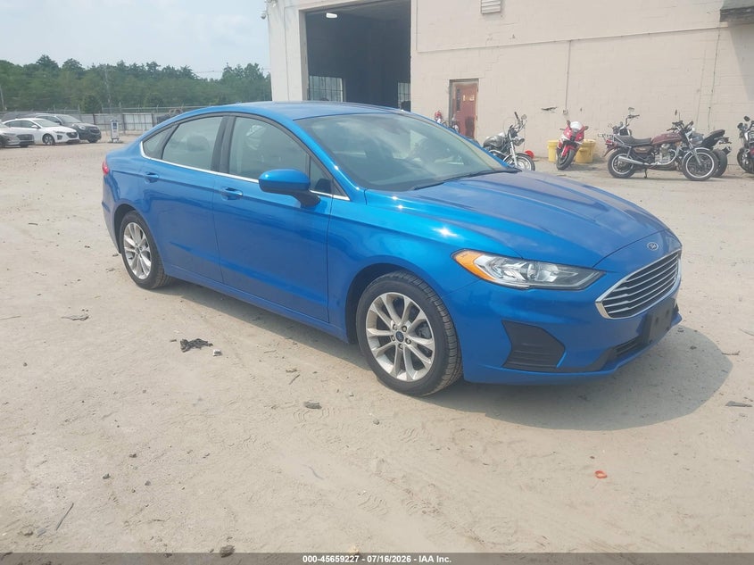 2020 Ford Fusion VIN 3FA6P0LU5LR196807 — IAAI salvage auction photo
