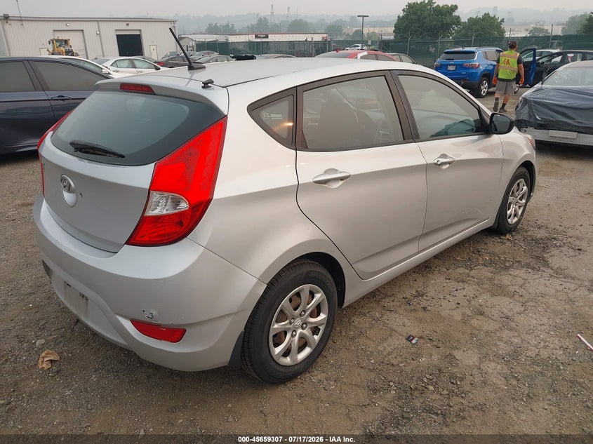 2014 Hyundai Accent VIN KMHCT5AE8EU173983 IAAI salvage auction — NORMAL WEAR, Clear (Pennsylvania), sold $25 on 2026-07-24 (photo 4)