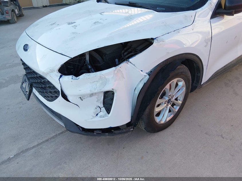 2022 Ford Escape VIN 1FMCU0F63NUB19749 IAAI salvage auction — Front End, Clear, sold $3,800 on 2026-10-19 (photo 6)