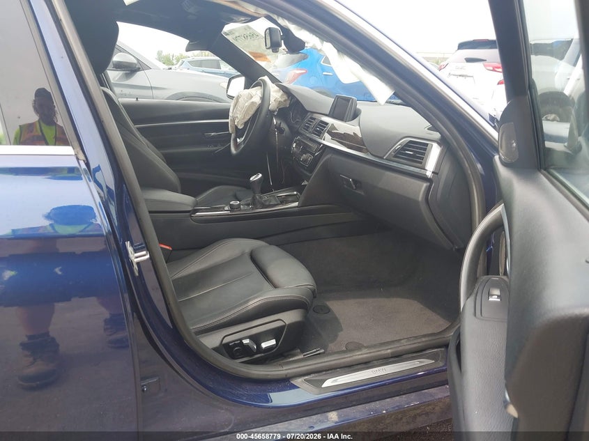 2016 BMW 3er VIN WBA8B7G57GNT70671 IAAI salvage auction — RIGHT FRONT, Wait Title, sold $6,725 on 2026-08-11 (photo 5)