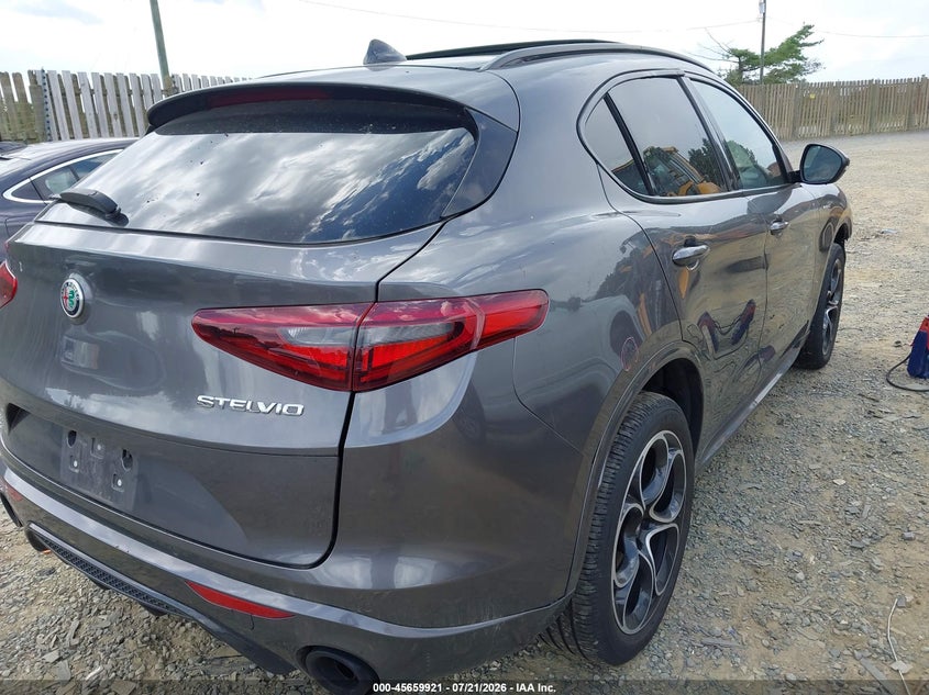 2022 Alfa romeo Stelvio VIN ZASPAKBN5N7D36796 IAAI salvage auction — FRONT END, Salvage Title, sold $8,600 on 2026-08-09 (photo 4)