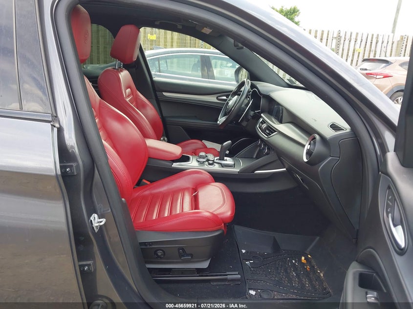 2022 Alfa romeo Stelvio VIN ZASPAKBN5N7D36796 IAAI salvage auction — FRONT END, Salvage Title, sold $8,600 on 2026-08-09 (photo 5)