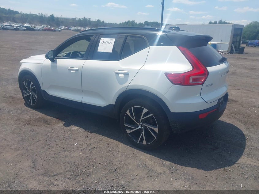 2021 Volvo Xc40 VIN YV4162UM6M2409879 IAAI salvage auction — SIDE, Salvage Title, sold $5,450 on 2026-08-09 (photo 3)