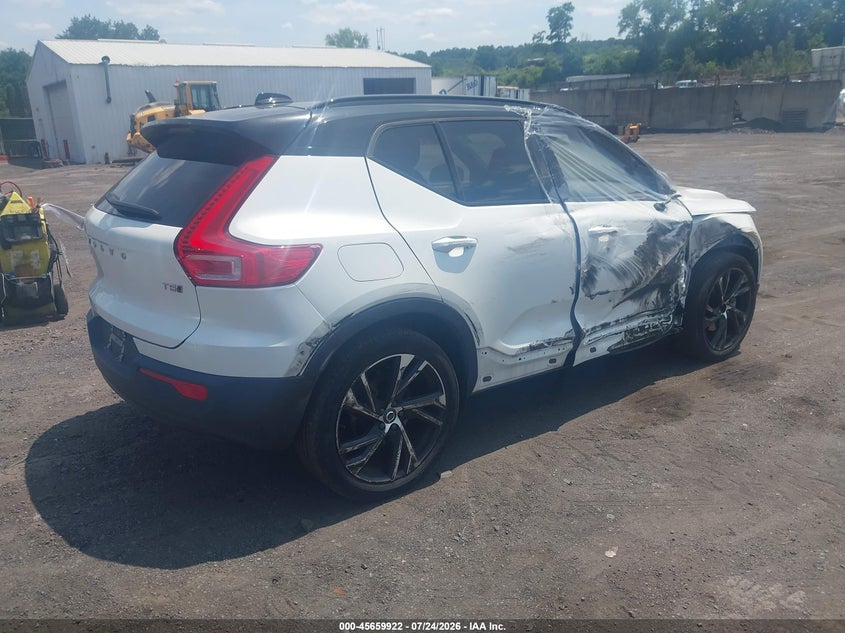 2021 Volvo Xc40 VIN YV4162UM6M2409879 IAAI salvage auction — SIDE, Salvage Title, sold $5,450 on 2026-08-09 (photo 4)