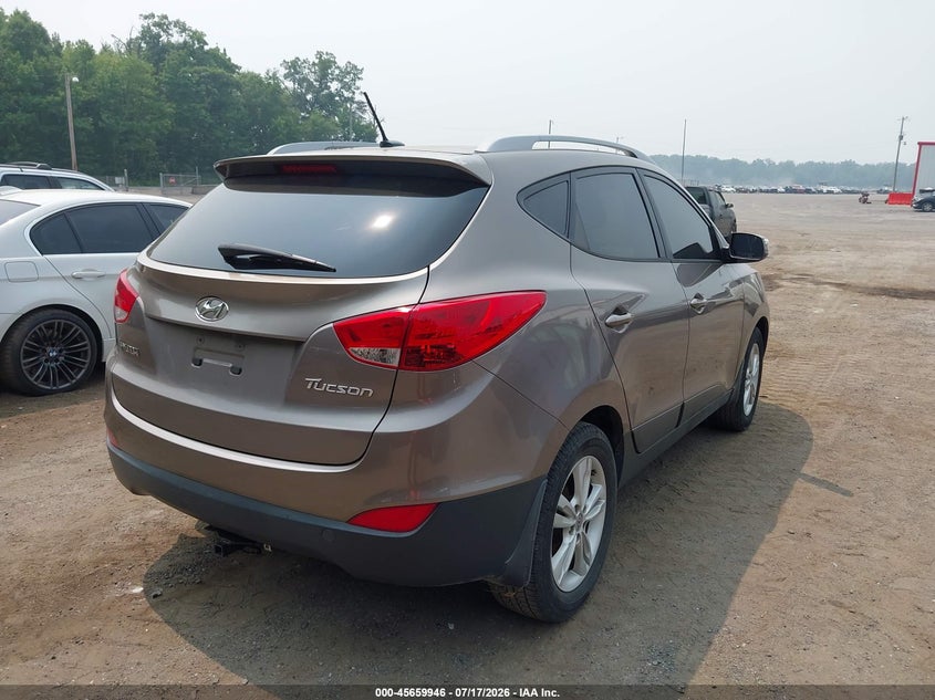 2012 Hyundai Tucson VIN KM8JU3AC6CU359137 IAAI salvage auction — NORMAL WEAR, Clear (Virginia), sold $675 on 2026-07-29 (photo 4)