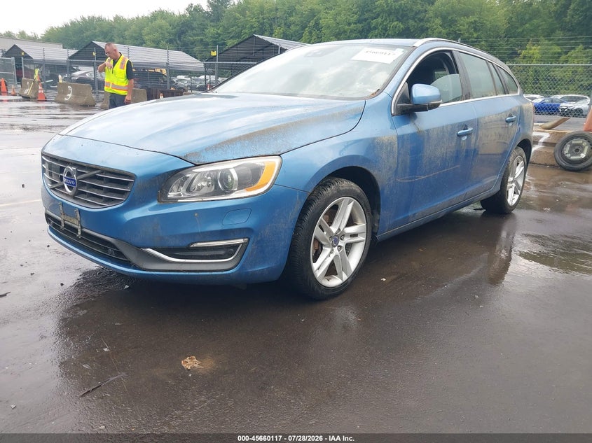 2015 Volvo V60 VIN YV1612SMXF1246263 IAAI salvage auction — NORMAL WEAR, Salvage Title, sold $2,100 on 2026-08-13 (photo 2)