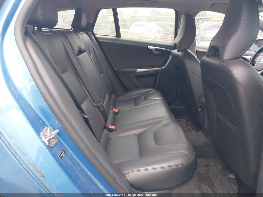 2015 Volvo V60 VIN YV1612SMXF1246263 IAAI salvage auction — NORMAL WEAR, Salvage Title, sold $2,100 on 2026-08-13 (photo 8)