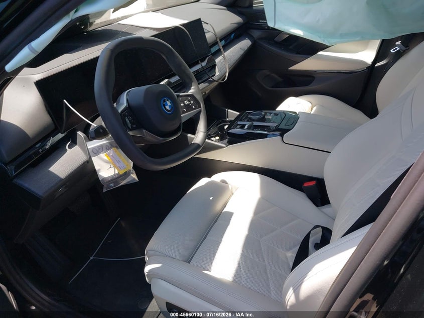 2025 BMW I5 VIN WBY13HG08SCT61007 IAAI salvage auction — SIDE, Salvage Title, sold $24,150 on 2026-09-02 (photo 8)