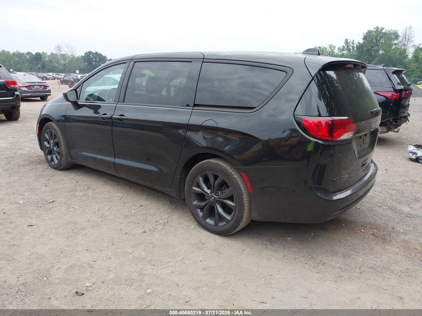 2018 Chrysler Pacifica VIN 2C4RC1FG4JR272812 IAAI salvage auction — STORM DAMAGE, Wait Title, sold $3,350 on 2026-08-26 (photo 3)