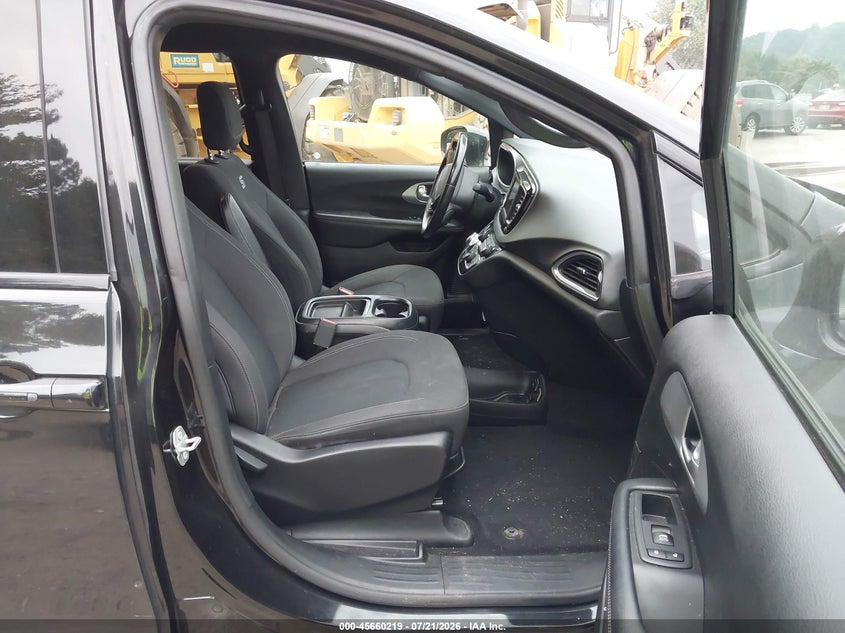2018 Chrysler Pacifica VIN 2C4RC1FG4JR272812 IAAI salvage auction — STORM DAMAGE, Wait Title, sold $3,350 on 2026-08-26 (photo 5)